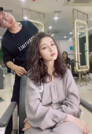Kiểu tóc J vểnh