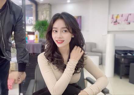Kiểu tóc Xoăn bung