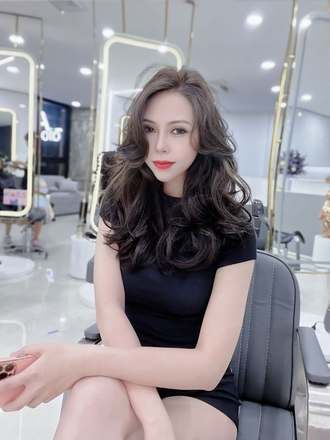 Kiểu tóc Xoăn bung