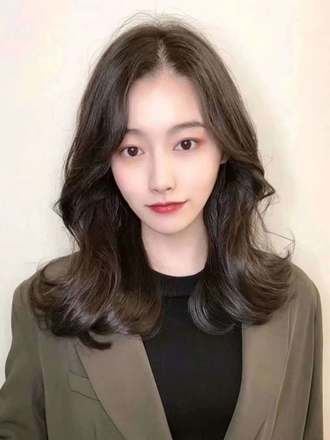 Kiểu tóc Xoăn C ngọn