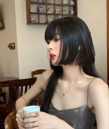 Kiểu tóc Hime · mái gặm
